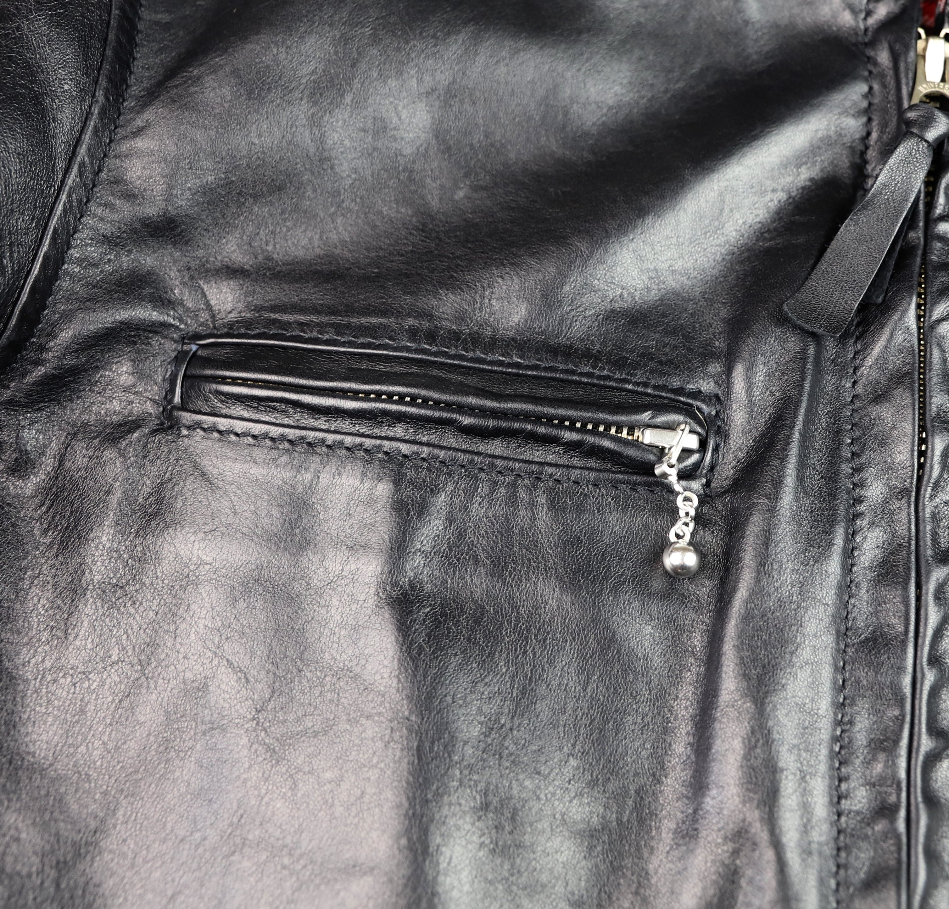 Aero Board Racer, size 38, Black Pinnacle Horsehide, Gently Worn