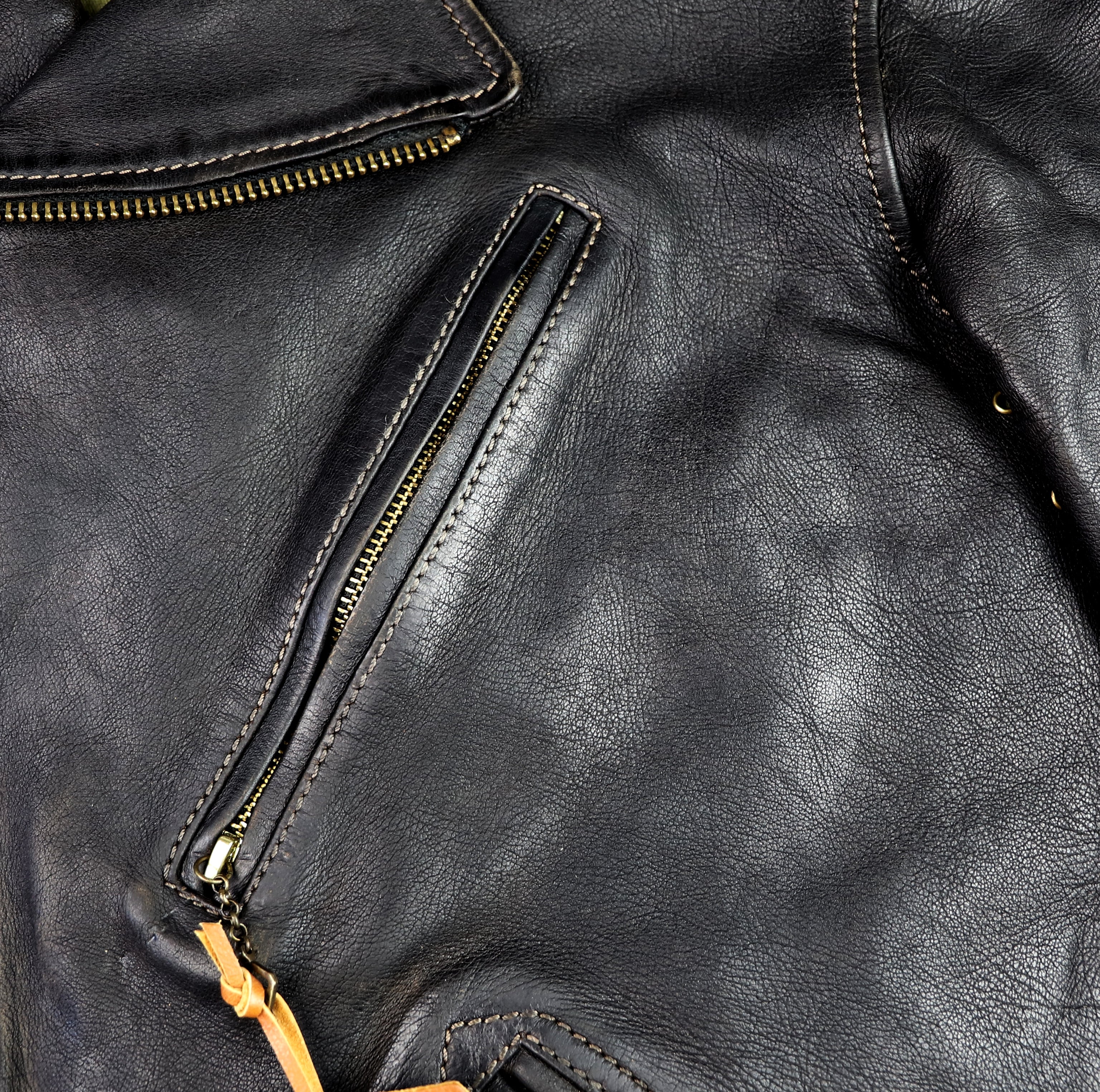 Thedi Evander Crosszip Half Belt, size Medium, Black Teacore Bruciato Horsehide