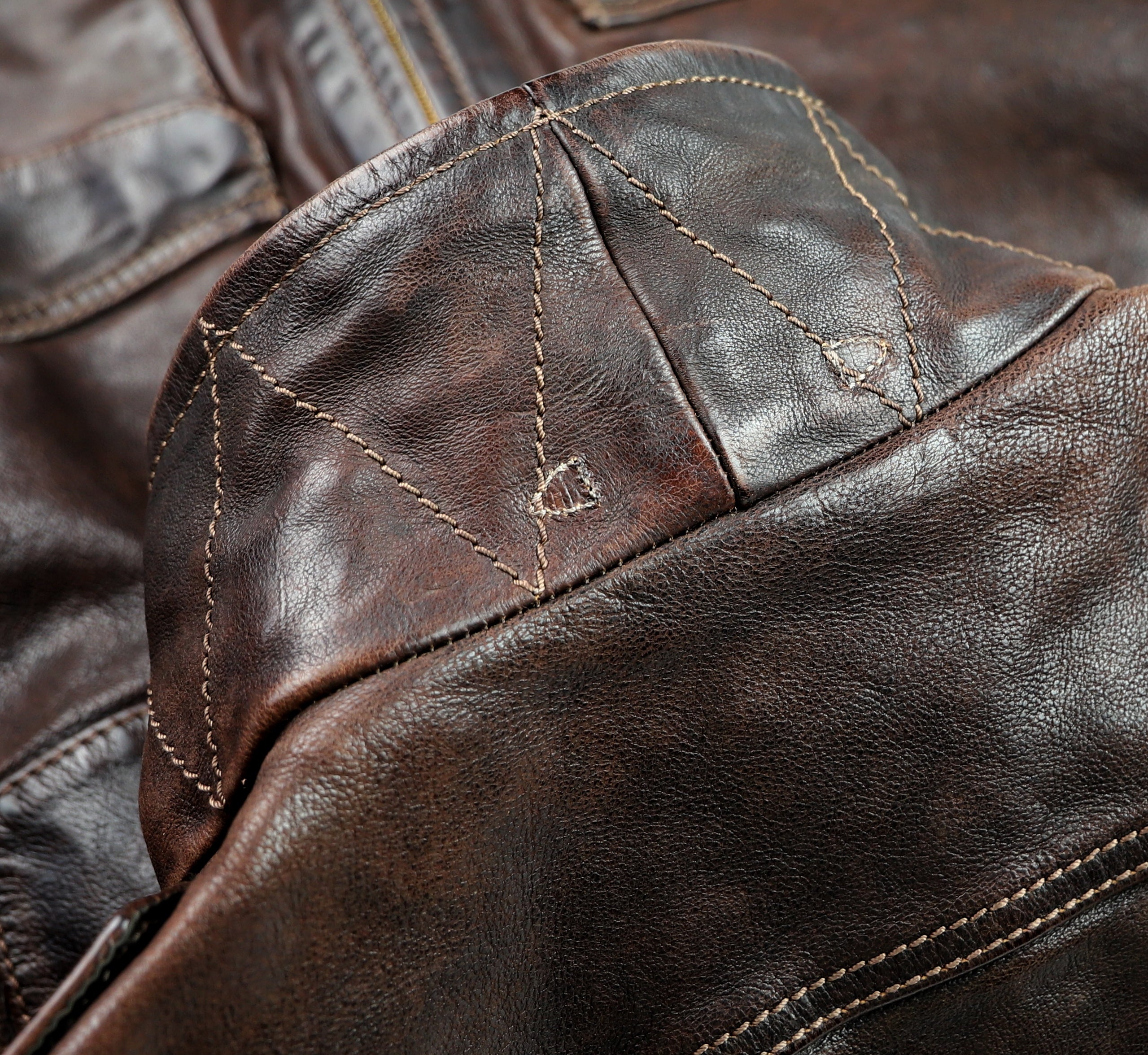 Thedi Atlas Deluxe Half Belt, size Large, Hand Dyed Cocoa Buffalo