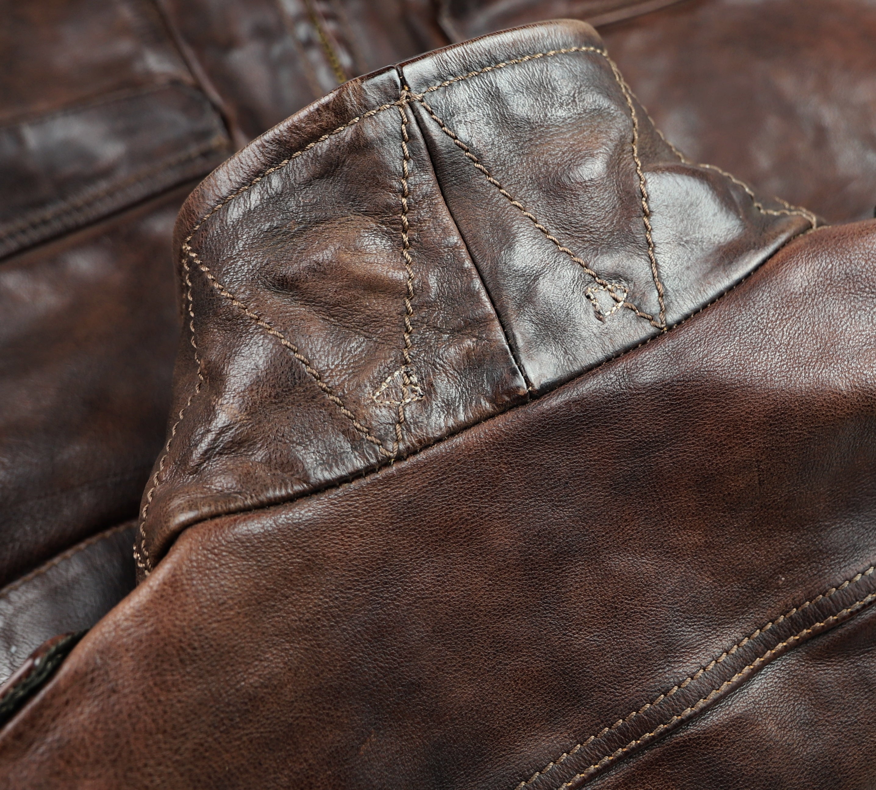 Thedi Atlas Deluxe Half Belt, size Medium, Hand Dyed Cocoa Buffalo