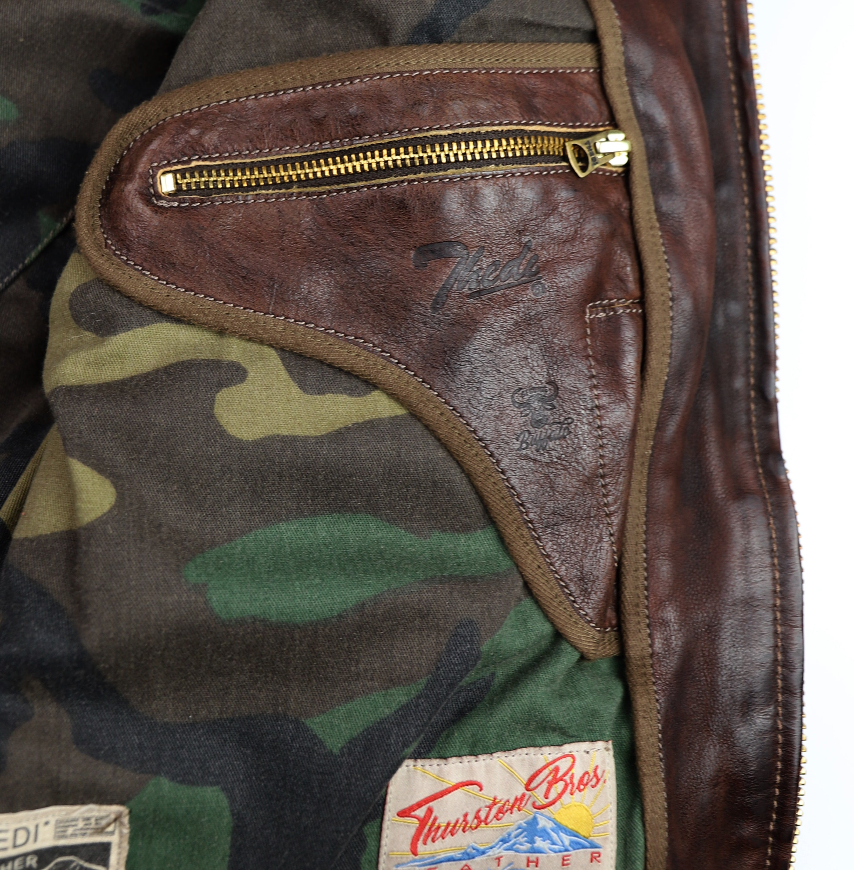 Thedi Atlas Deluxe Half Belt, size Medium, Hand Dyed Cocoa Buffalo