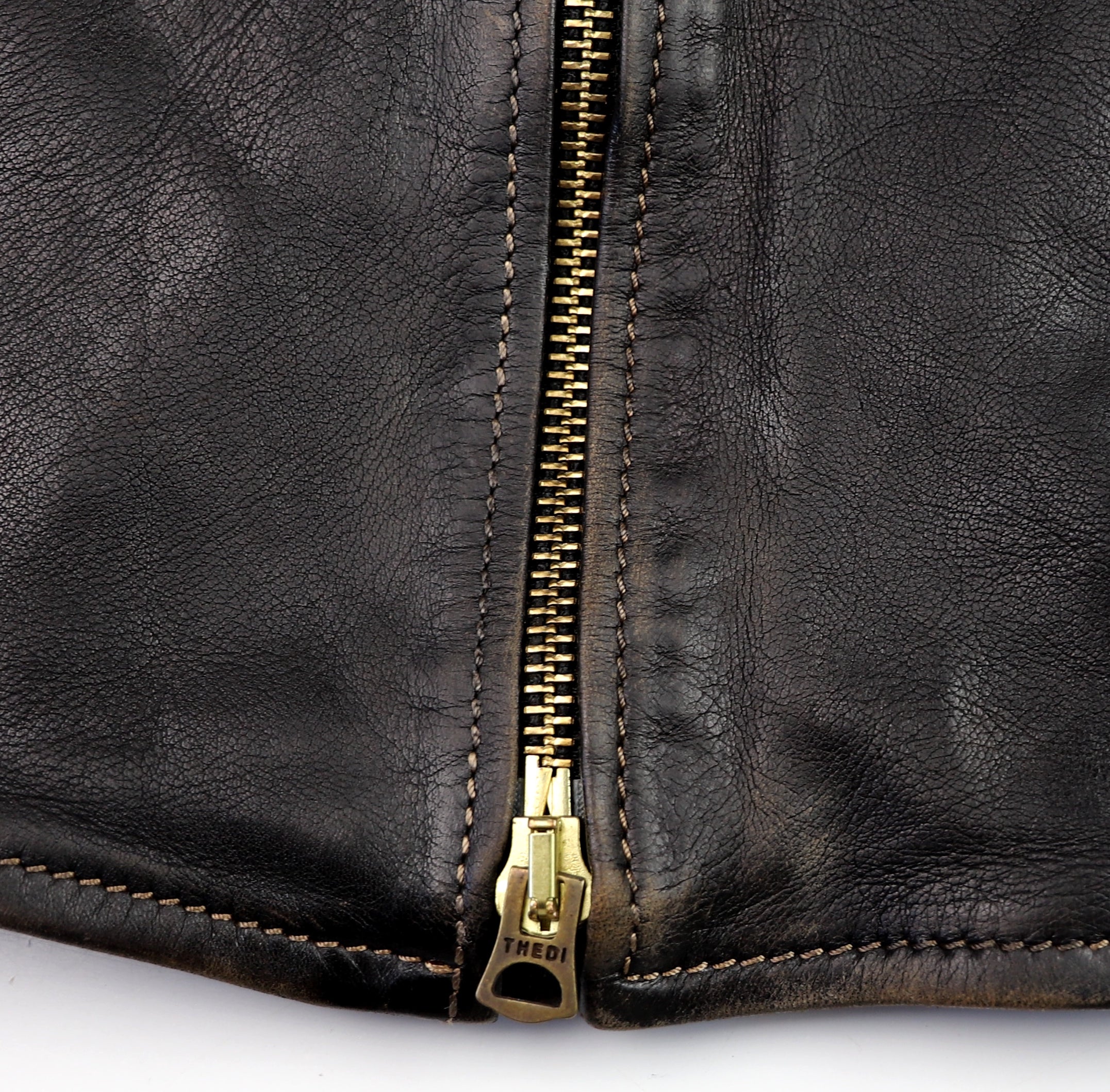 Thedi Evander Crosszip Half Belt, size Medium, Black Teacore Bruciato Horsehide