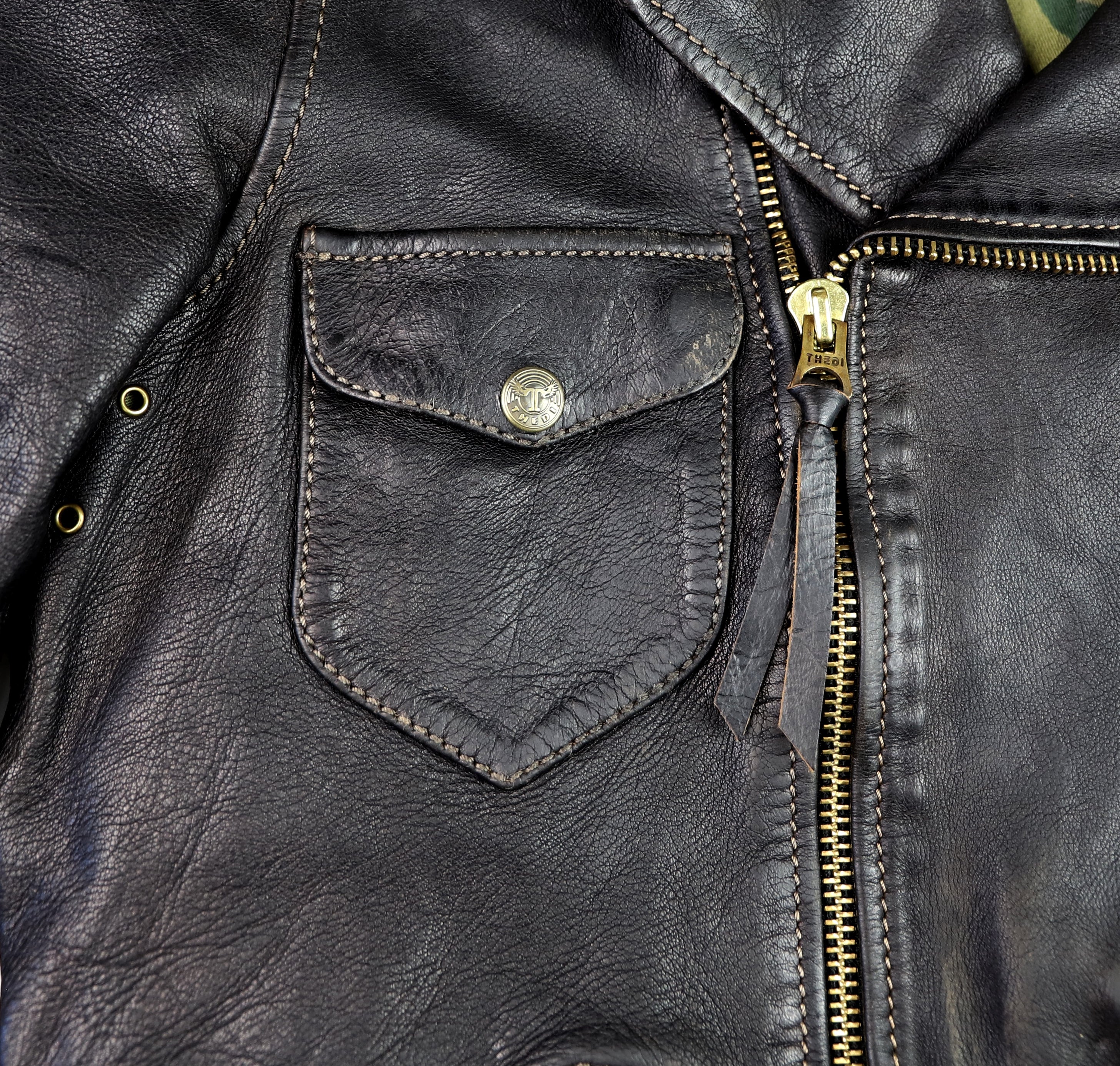 Thedi Evander Crosszip Half Belt, size Medium, Black Teacore Bruciato Horsehide