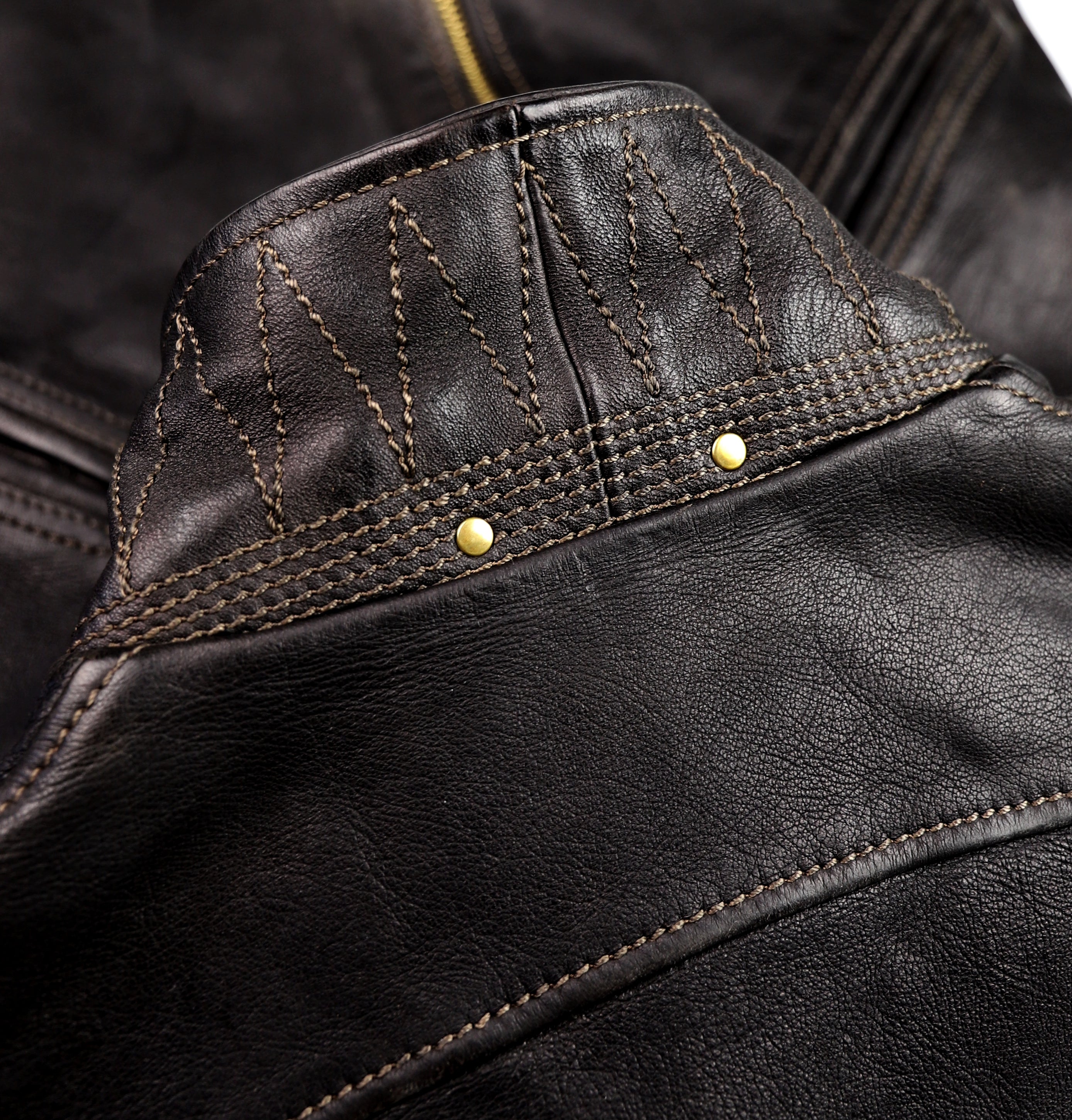 Thedi Evander Crosszip Half Belt, size Medium, Black Teacore Bruciato Horsehide